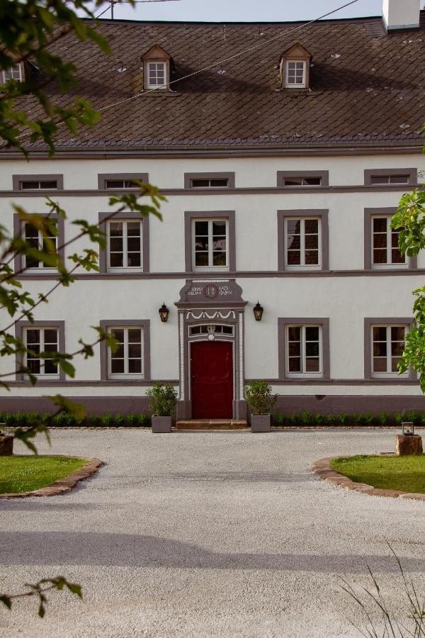 Bed and Breakfast Gutshaus De La Fontaine Feilsdorf Exterior foto