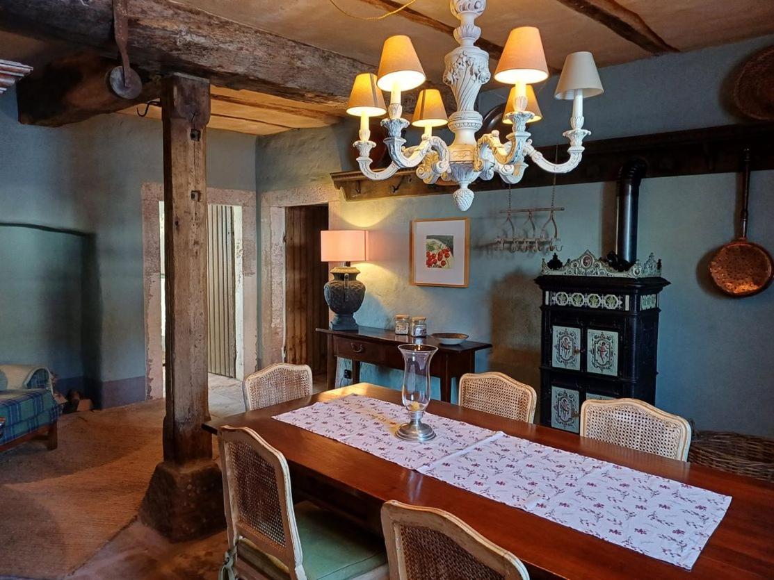 Bed and Breakfast Gutshaus De La Fontaine Feilsdorf Exterior foto